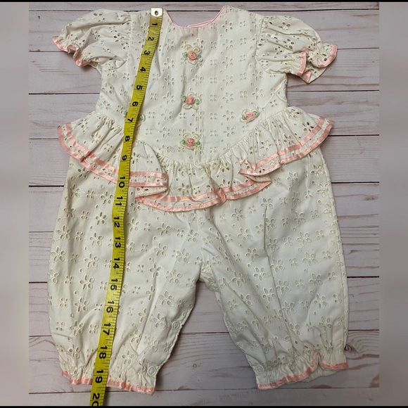 Vintage Baby Girls Eyelet Floral Romper - Picture 5 of 9